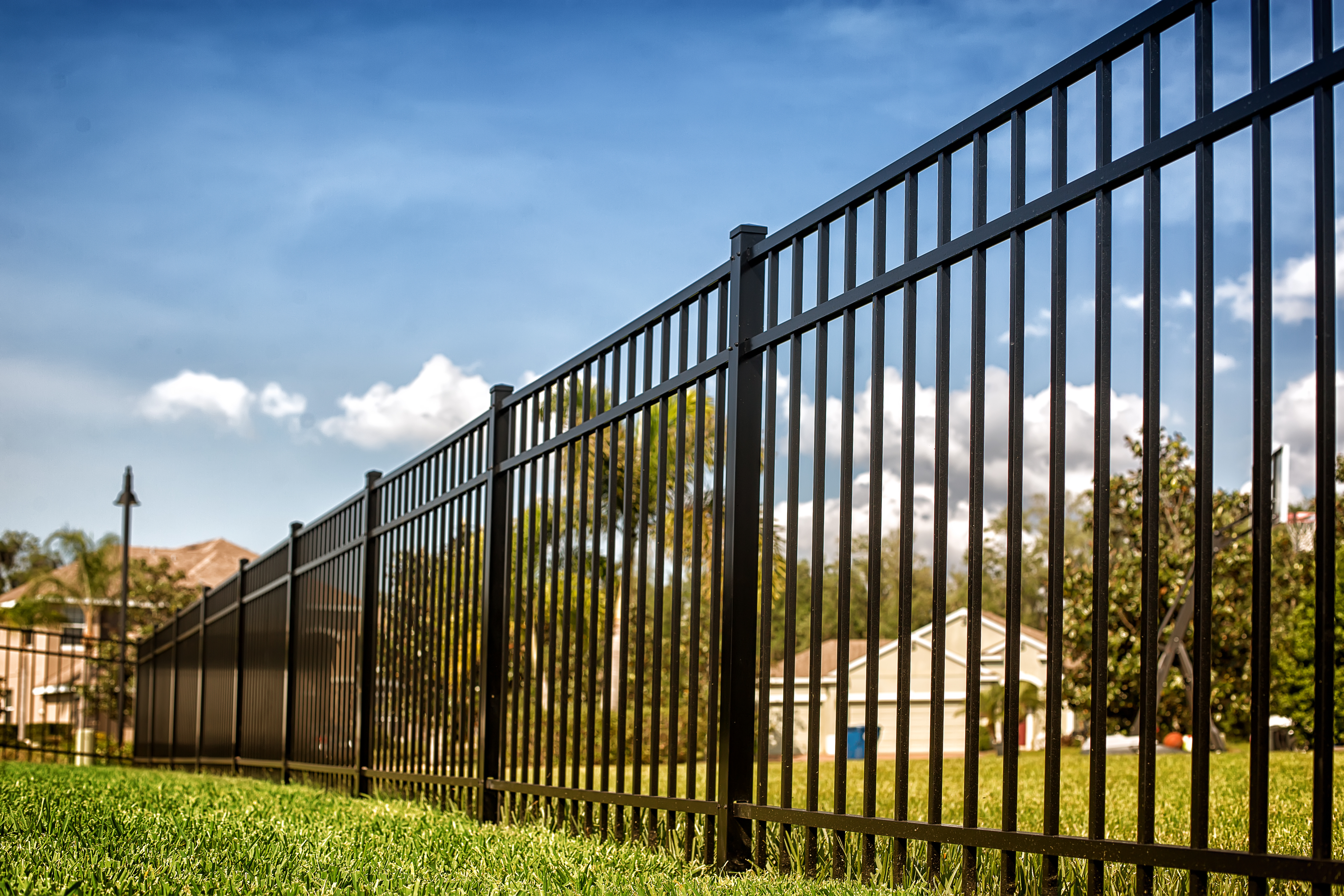 Cercas de metal preto para jardim de 6 pés x 8 pés por atacado cerca de jardim de aço galvanizado antiferrugem